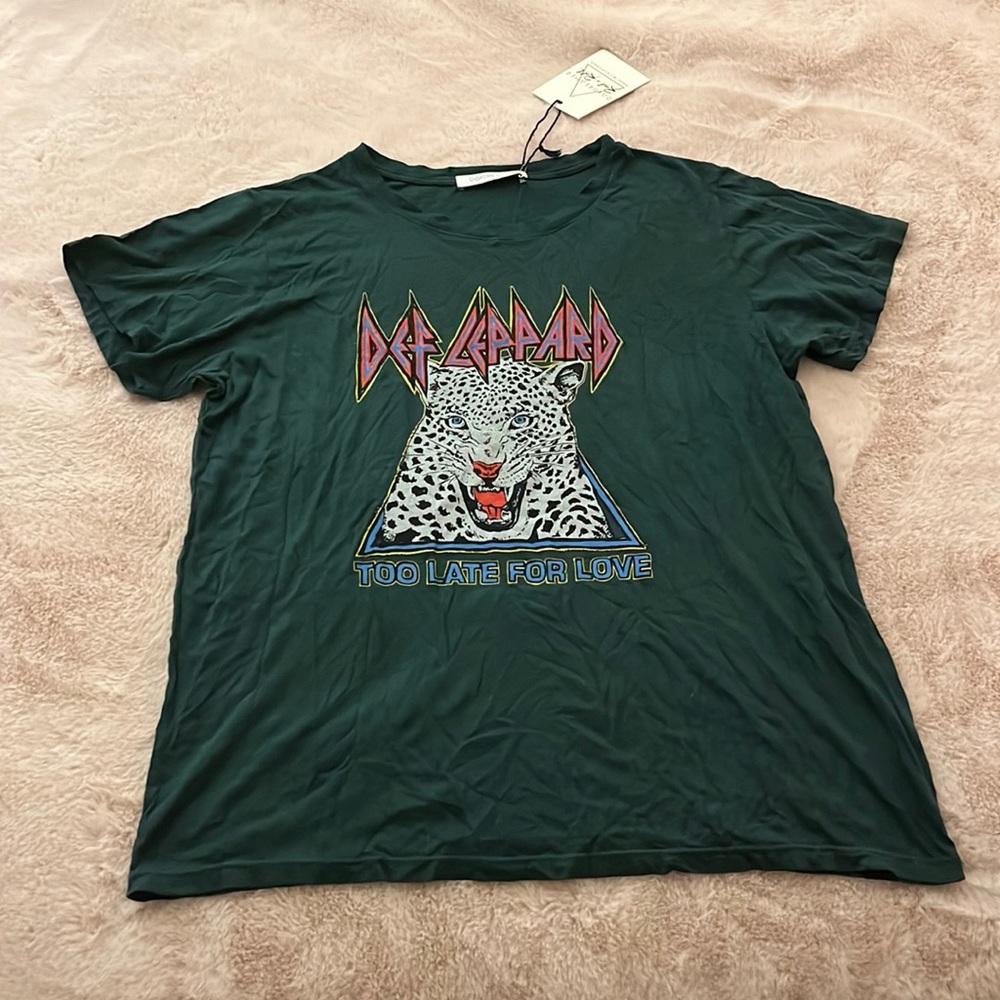 Def Leppard shirt